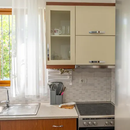 아파트 Afrodites Sarandë
