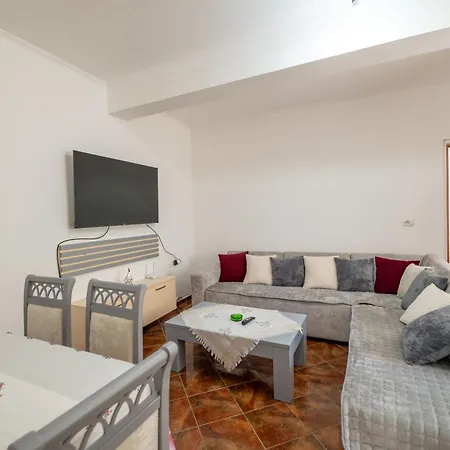 아파트 Afrodites Sarandë